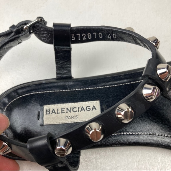 Balenciaga Studded Tstrap thong sandals - Picture 7 of 9